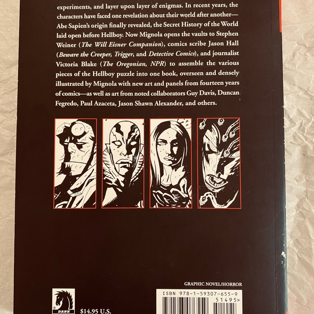 Hellboy Comic (Book) - Picture 2 of 2